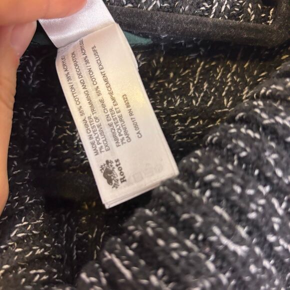 Roots Black and White Patterned Turtleneck Poncho Sweater One Size - Picture 4 of 4